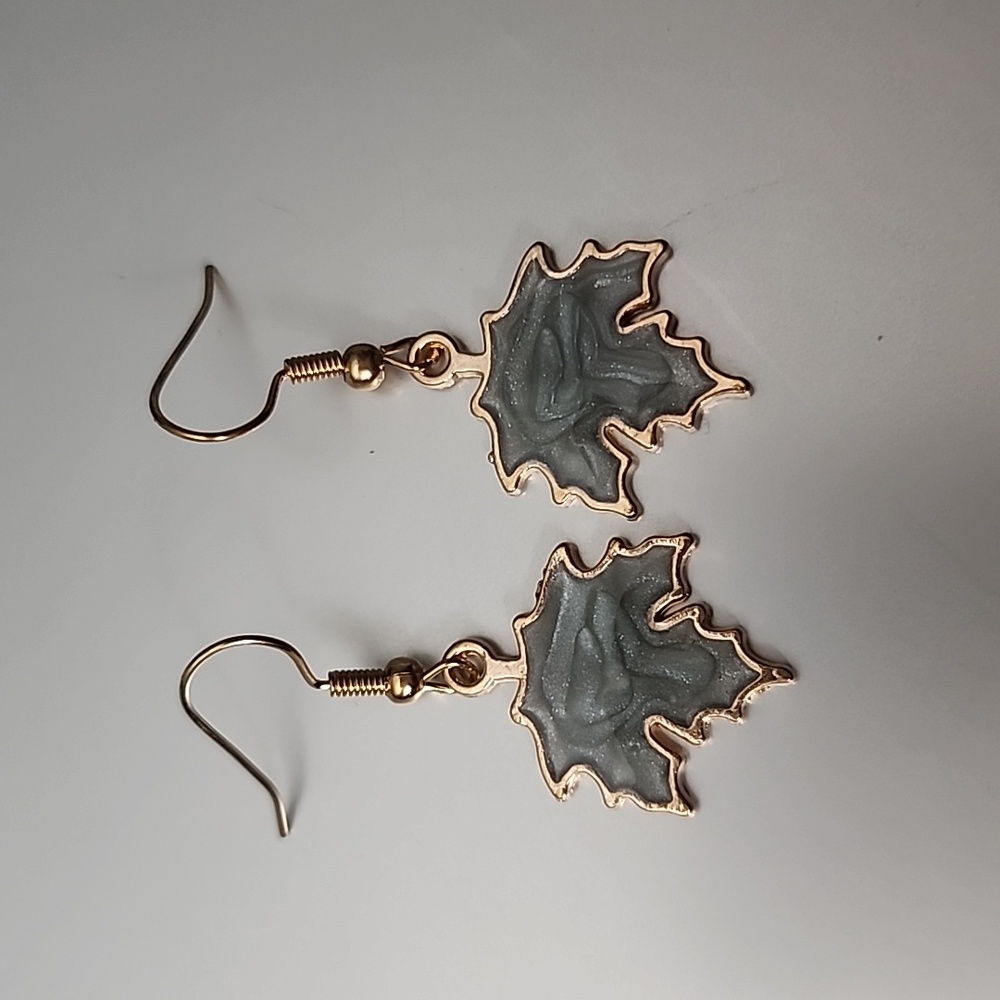 Mapleleaf Earrings Lightweight Wood Colorful Fall Autumn